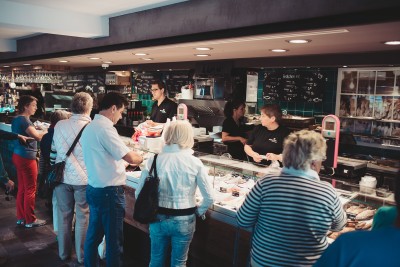 Fischtheke im Fischhaus Loof